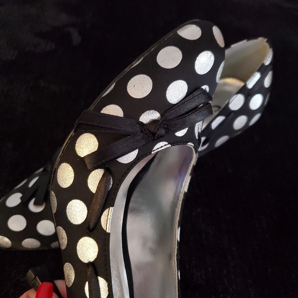 CL by Laundry Heels - Picture 2 of 4